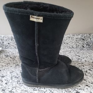 Black suede Bearpaw boots 7